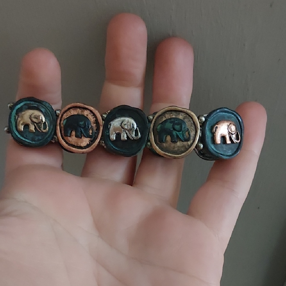 Elephant Design Stretch Bracelet